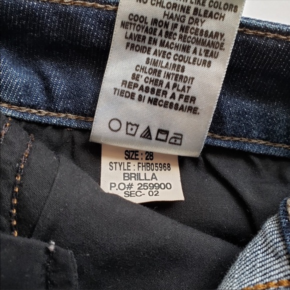 Joe’s skinny ankle jeans in “Brilla” wash - Picture 6 of 6